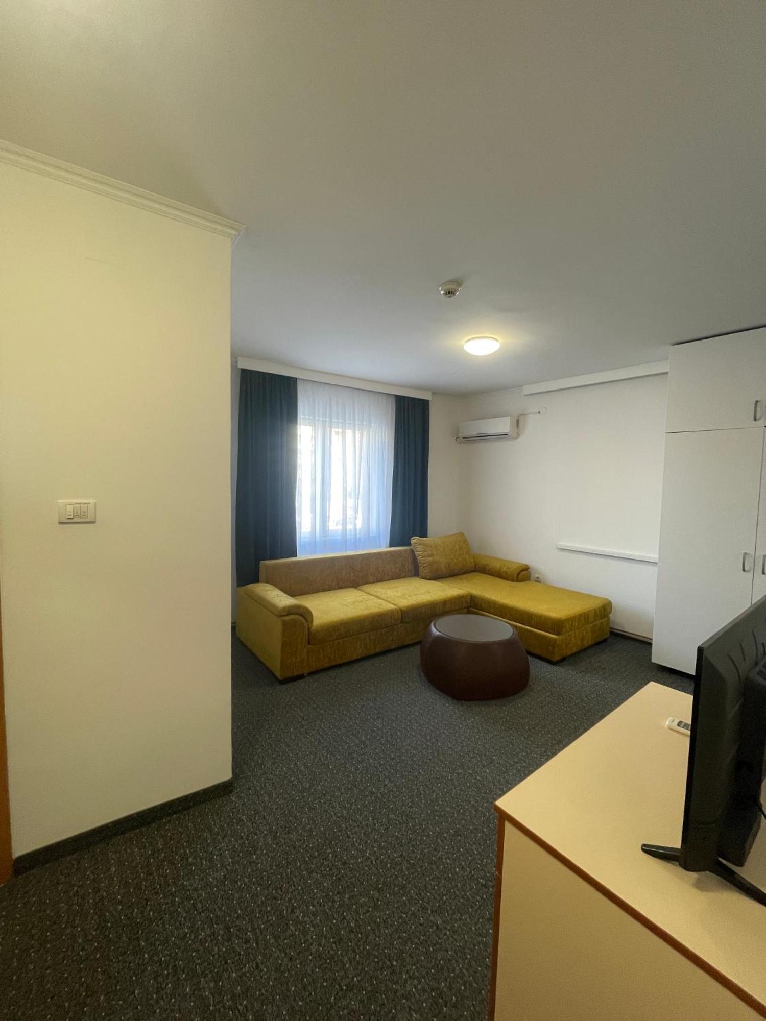 Hotel Ada - Otoka 3*